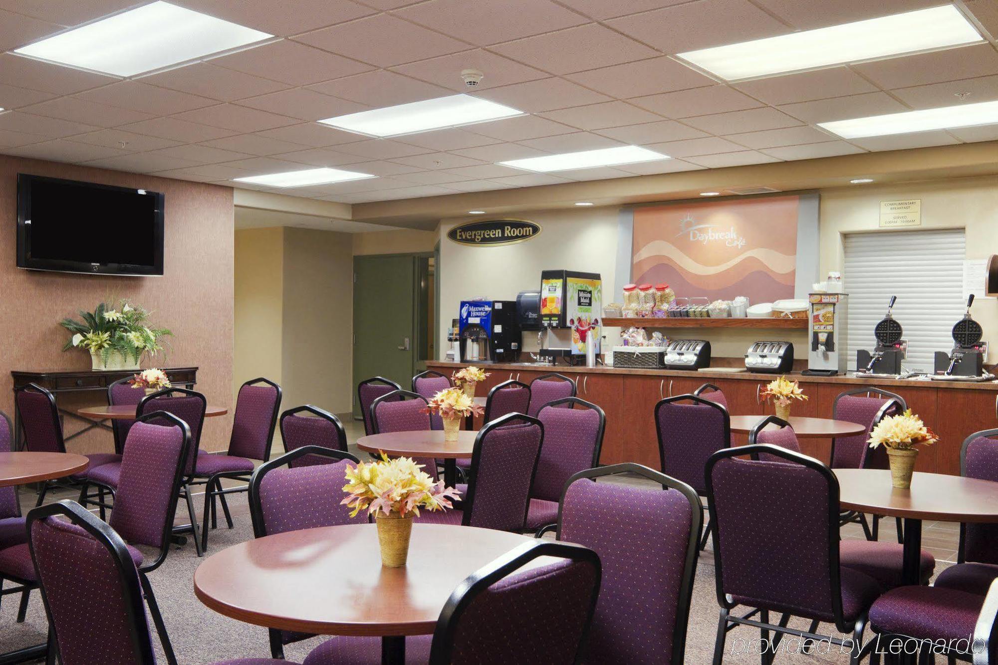 Days Inn By Wyndham Thunder Bay North Экстерьер фото